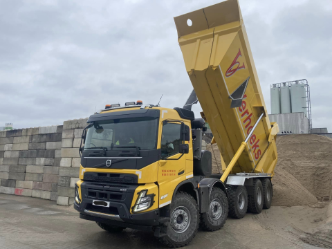 Volvo FMX 460 10x4 AJK Kipper